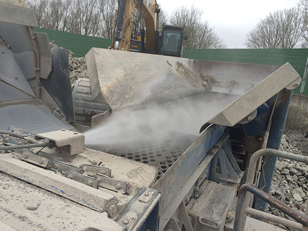 振動(dòng)篩干霧案例